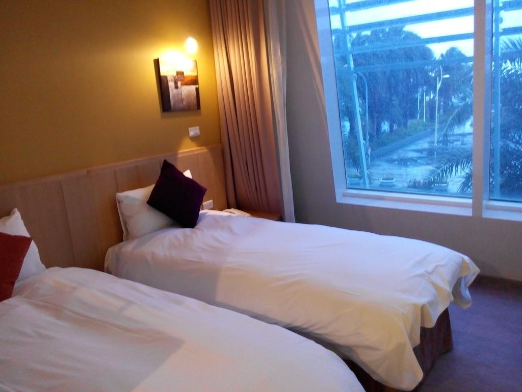 In Young Hotel Kaohsiung Exterior foto